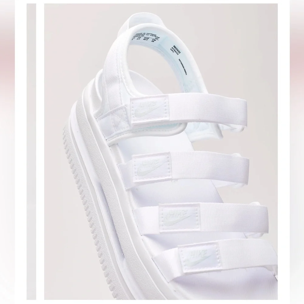 NWOB (WMNS) Nike Icon Classic
Sports White Sandals DH0223-100 - Picture 5 of 16